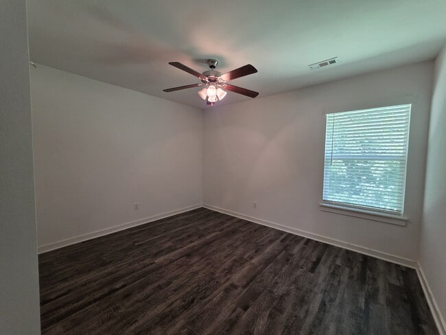 Building Photo - 320 Westbrook Ct