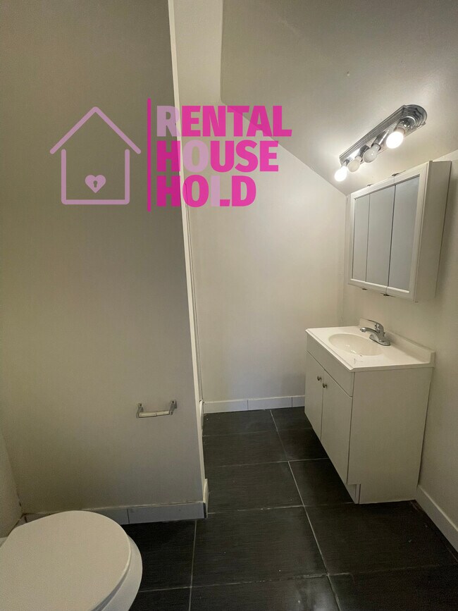 Building Photo - 10575 Beaconsfield St