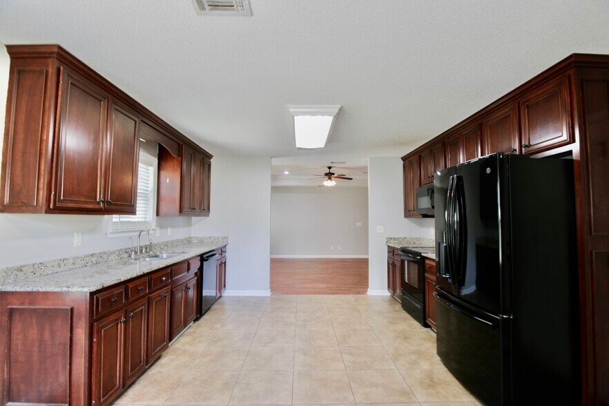 Building Photo - 60 Palmetto Pines Cir