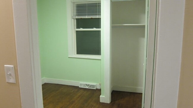 Building Photo - 39 Rawson Rd