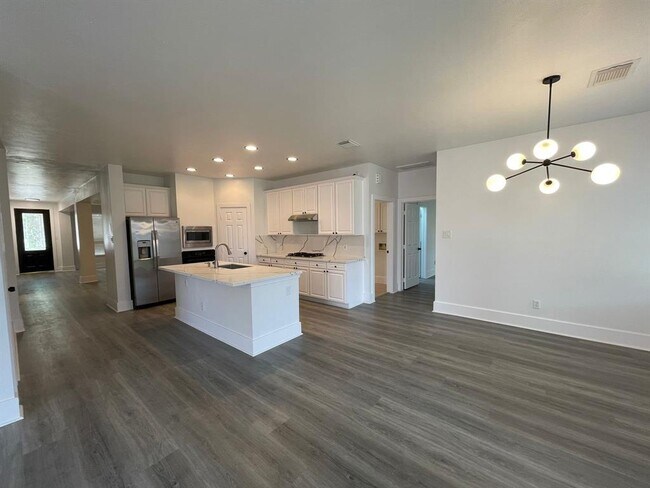 Building Photo - 16735 Sonoma Del Norte Dr