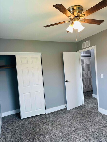 Building Photo - 37 Twinbrook Ct