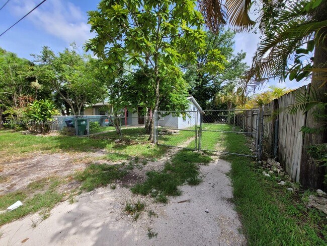 Building Photo - 18000 SW 175th St