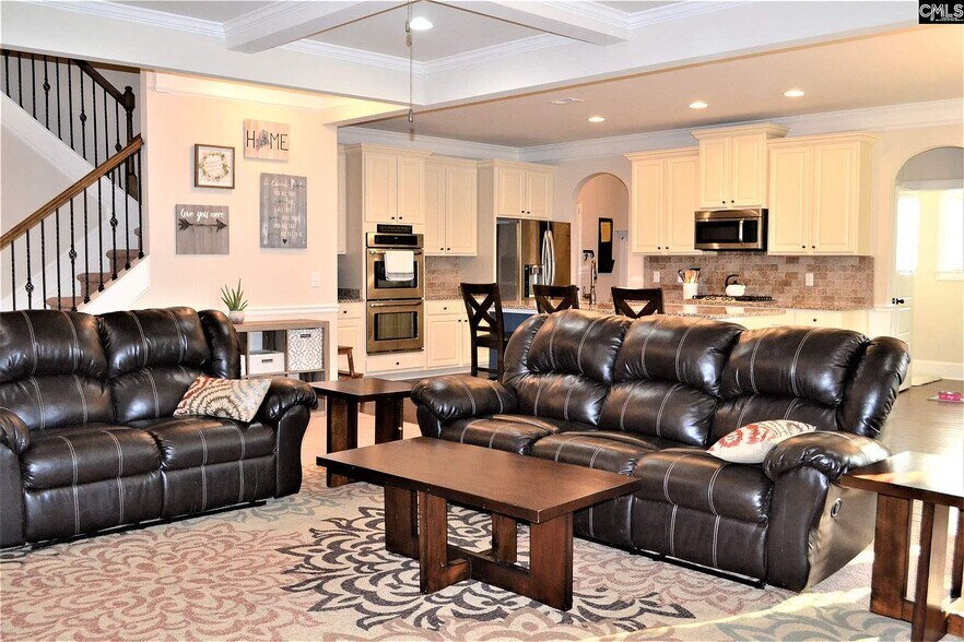 Building Photo - 304 White Oleander Dr