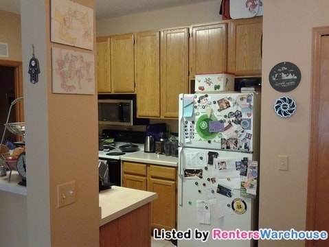 Building Photo - 15644 Garrett Dr