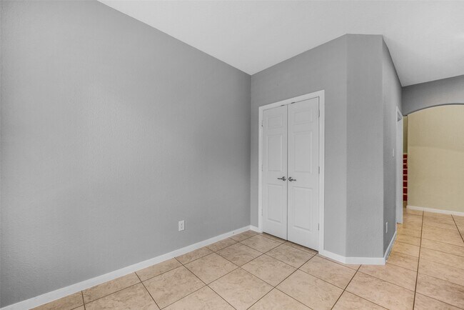 Building Photo - 7 Ebony Oaks Pl