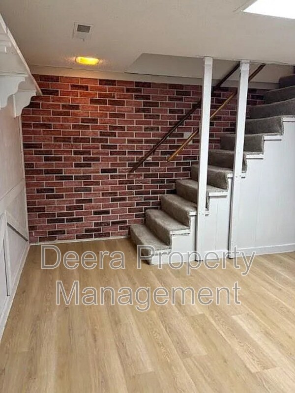 Building Photo - 9616 Hadley Dr