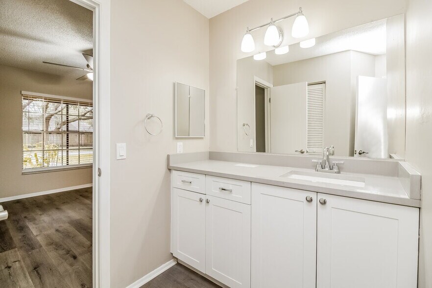 Building Photo - 3408 Laurel Dale Dr