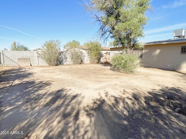Building Photo - 1601 W Darrel Rd