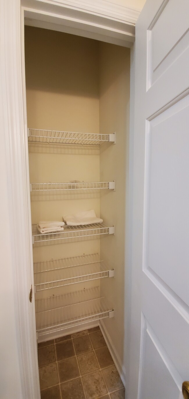 Linen Closet in Master Bathroom - 2090 Cross Gate Blvd