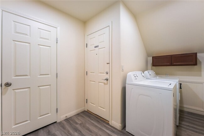 Building Photo - 8137 Crimson Creek Ct
