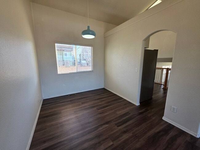 Building Photo - Gorgeous 4 Bed 3 bath Home In Wagon Trails!!