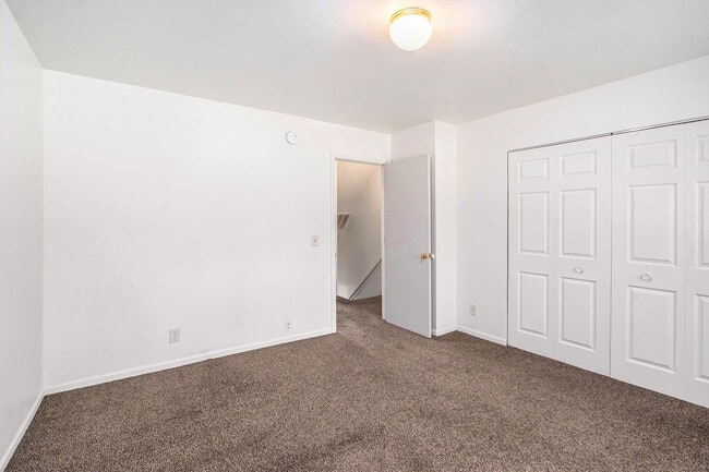 Building Photo - 3406 Kenbrooke Ct