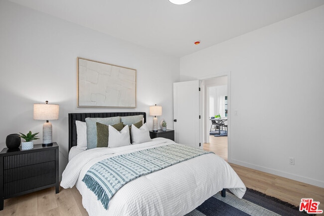 Building Photo - 3628 E 1st St