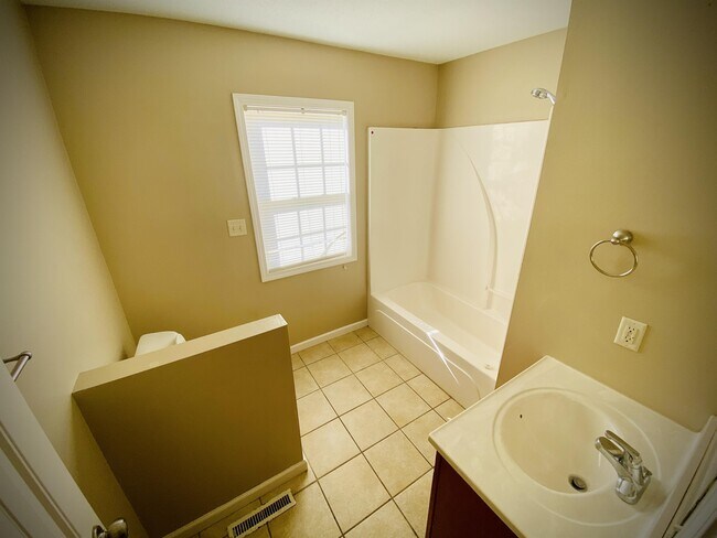 Building Photo - 2962 Shamrock