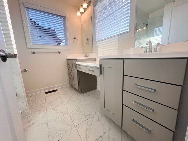 Building Photo - 1674 Delphi Dr