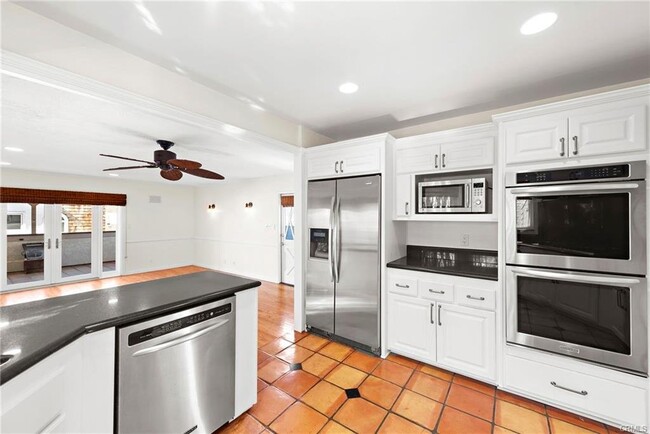 Building Photo - 517 Poppy Avenue, Newport Beach, CA 92625 ...