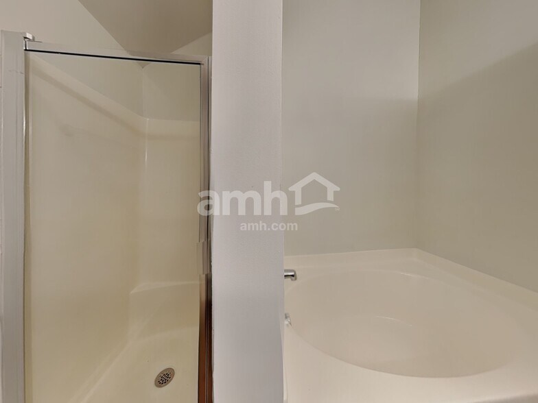 Building Photo - 3309 Vallejo Trl