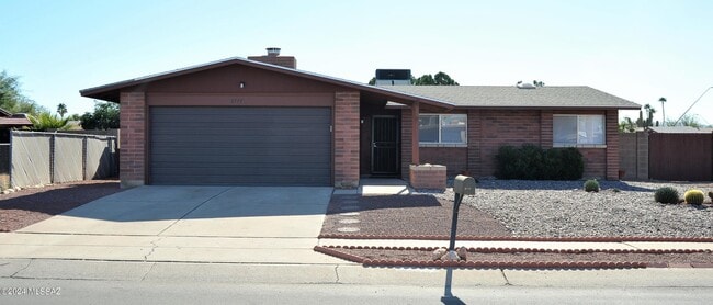 Building Photo - 3777 W Horizon Hills Dr