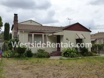 Primary Photo - 3704 Hellman Ave