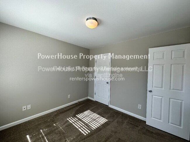 Building Photo - 2403 Walnut Tree Ln