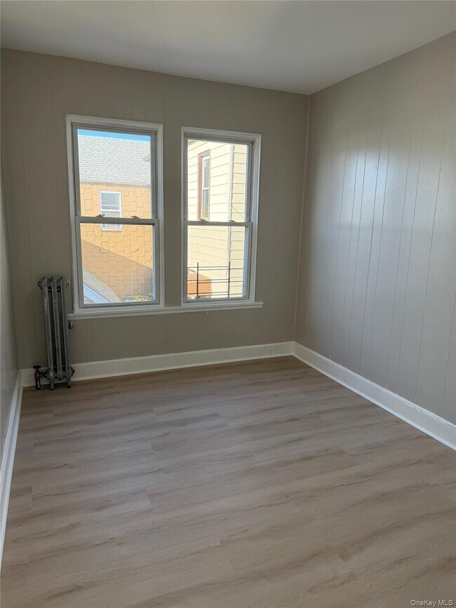 Building Photo - 87-15 Sutter Ave