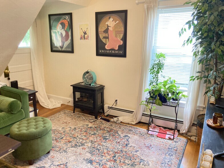 Building Photo - 386 Highland Ave