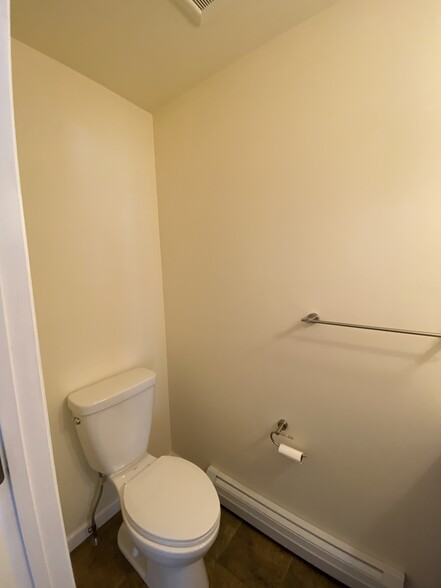 Half bath - 96 Hogsback Dr