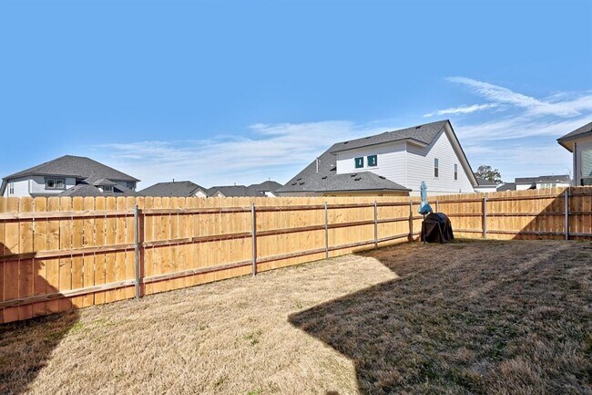 Building Photo - 13004 Bloomington Dr