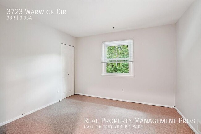 Building Photo - 3723 Warwick Cir