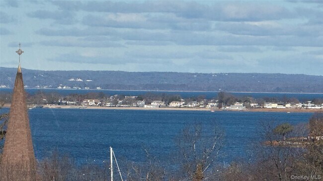 Building Photo - 64 Anstice St