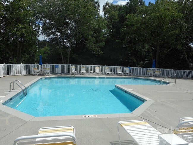 Building Photo - 322 Deep Water Ln