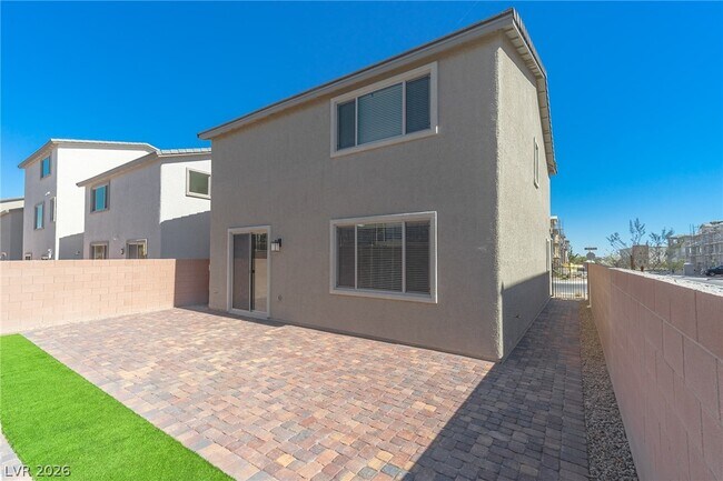 Building Photo - 5945 Lindenberry Walk St