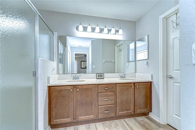 Building Photo - 6731 Castle Green Pl