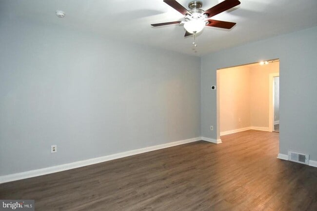 Building Photo - 204 34th St NE