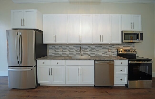 Building Photo - 184 N Main St