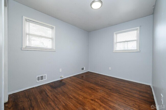 Building Photo - 186 Central Ave