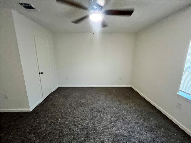 Building Photo - 12811 Murr Way