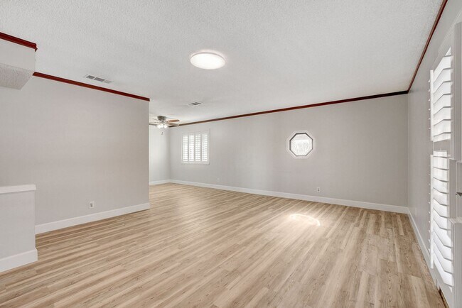 Building Photo - Charming Single-Story Home in Prime Northwest Location