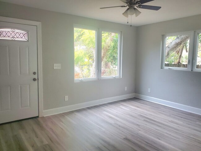 Building Photo - 3471 15th Ave S