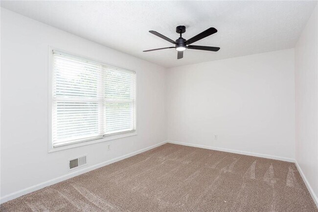 Building Photo - 1093 Caprice Dr