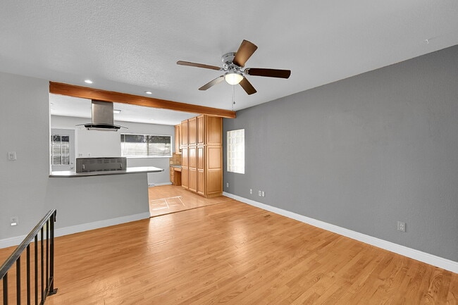 Building Photo - $2,795.00  - 4 Beds, 2 Baths, Single Famil...