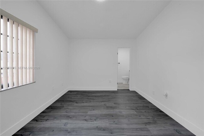 Building Photo - 1535 SW 122nd Ave
