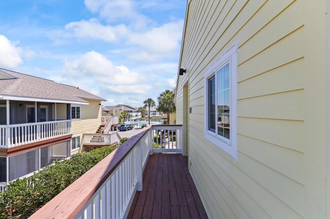 Building Photo - Fully Furnished Long Term Rental