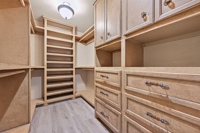 Building Photo - 23410 Stratsborough Dr