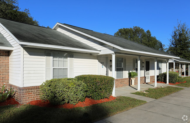 Building Photo - Water Oak Apartments