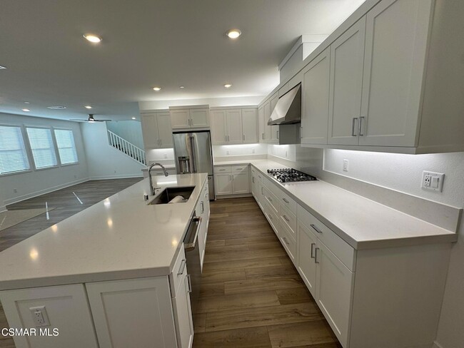 Building Photo - 701 Edward Scholle Dr