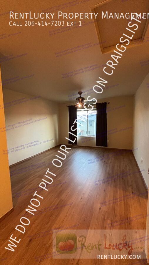 Building Photo - 9441 Country Hollow Dr E