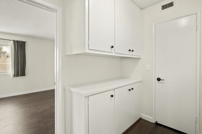 Building Photo - 8130 Redlands St