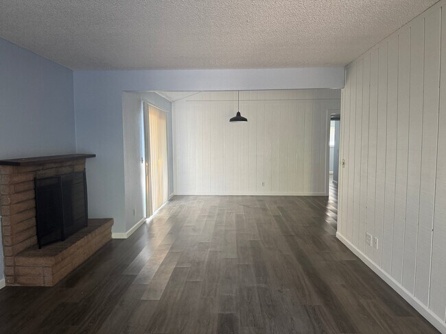 Building Photo - 7442 Tierra Way